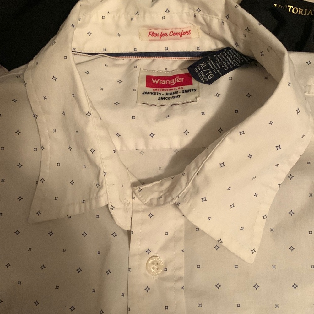 Men’s long sleeve button up